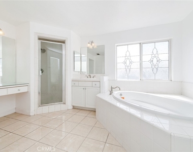 6915 Cedar Creek - Photo Thumbnail 47