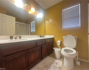 2210 S Autumn Ln - Photo Thumbnail 8