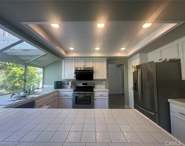2210 S Autumn Ln - Photo Thumbnail 3