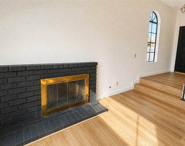15583 Oak Springs - Photo Thumbnail 4