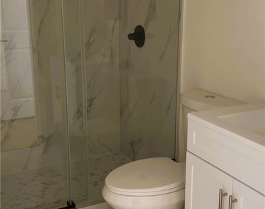 6851 N De Celis Place - Photo Thumbnail 12