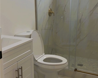 6851 N De Celis Place - Photo Thumbnail 6