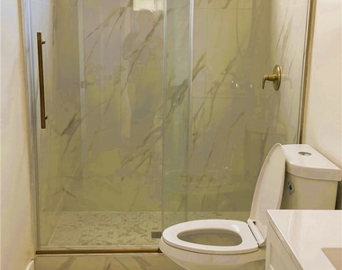 6851 N De Celis Place - Photo Thumbnail 10