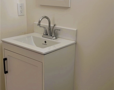 6851 N De Celis Place - Photo Thumbnail 3