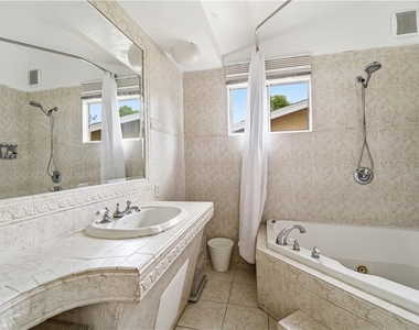 5543 Mason Avenue - Photo Thumbnail 20
