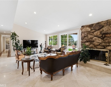 5543 Mason Avenue - Photo Thumbnail 4