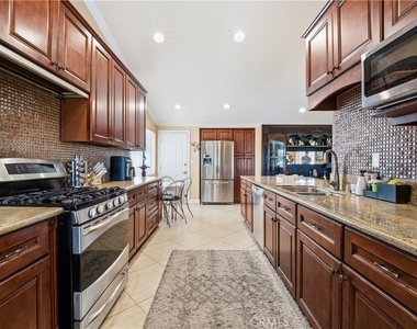 5543 Mason Avenue - Photo Thumbnail 9