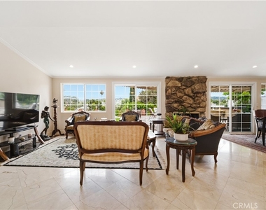 5543 Mason Avenue - Photo Thumbnail 3