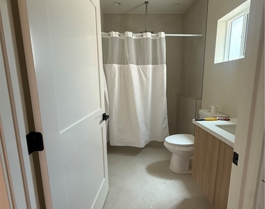 7826 Kyle Street - Photo Thumbnail 4