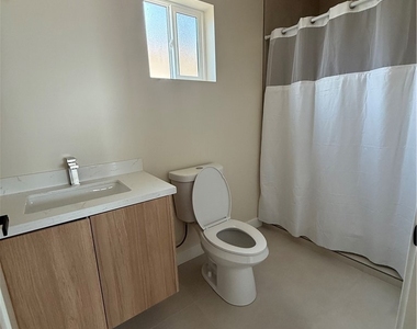 7826 Kyle Street - Photo Thumbnail 10