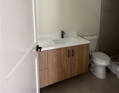 7826 Kyle Street - Photo Thumbnail 11
