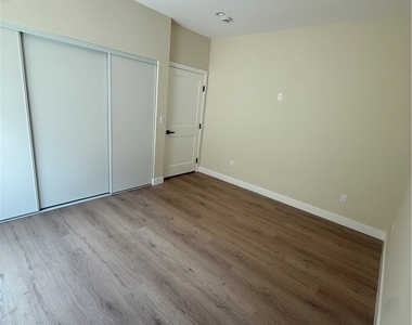 7826 Kyle Street - Photo Thumbnail 3