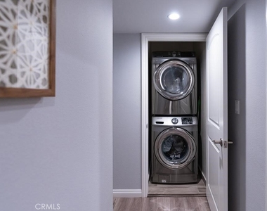 4358 Mammoth Avenue - Photo Thumbnail 20