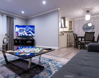 4358 Mammoth Avenue - Photo Thumbnail 4