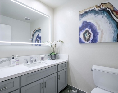 4425 Whitsett - Photo Thumbnail 20