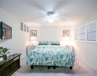 4425 Whitsett - Photo Thumbnail 25