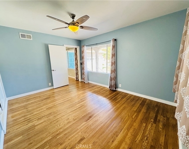 7515 Sunnybrae Avenue - Photo Thumbnail 10