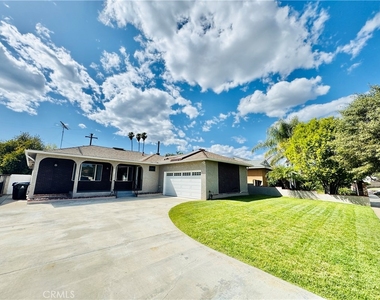 7515 Sunnybrae Avenue - Photo Thumbnail 30