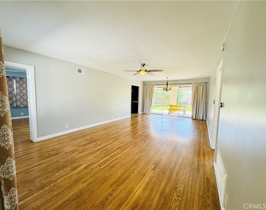 7515 Sunnybrae Avenue - Photo Thumbnail 1