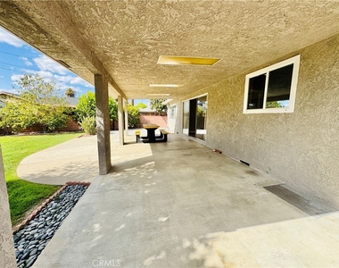 7515 Sunnybrae Avenue - Photo Thumbnail 26