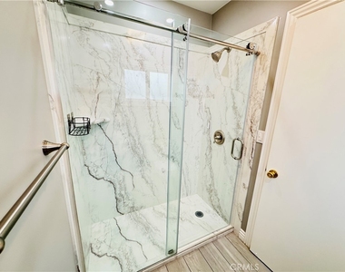 7515 Sunnybrae Avenue - Photo Thumbnail 12