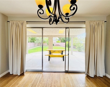 7515 Sunnybrae Avenue - Photo Thumbnail 4