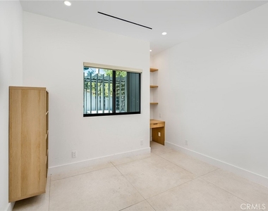 22843 Dolorosa Street - Photo Thumbnail 9