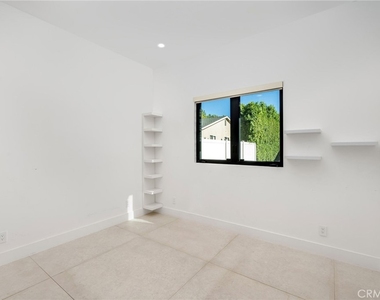 22843 Dolorosa Street - Photo Thumbnail 13