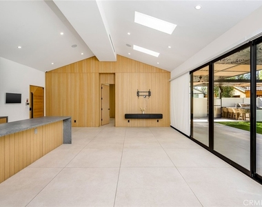 22843 Dolorosa Street - Photo Thumbnail 4