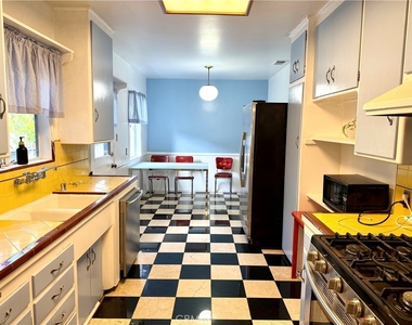 5425 Halbrent Avenue - Photo Thumbnail 11