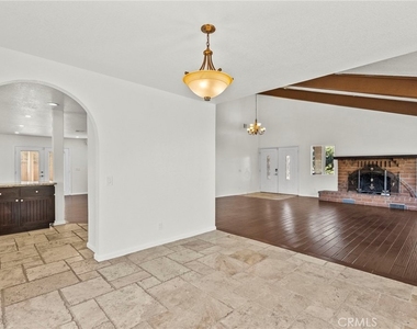 1138 Lakeview - Photo Thumbnail 18