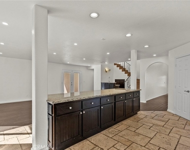 1138 Lakeview - Photo Thumbnail 28