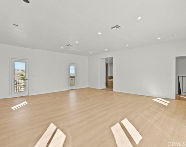 1138 Lakeview - Photo Thumbnail 45