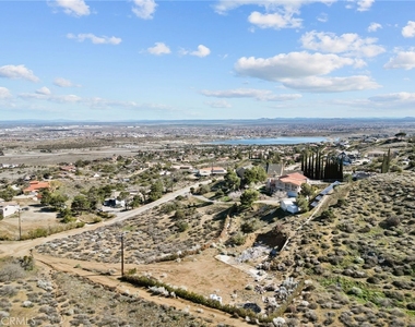 1138 Lakeview - Photo Thumbnail 2