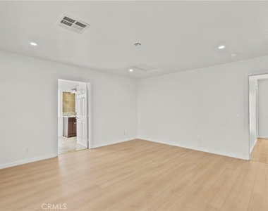 1138 Lakeview - Photo Thumbnail 38