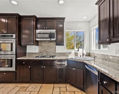 1138 Lakeview - Photo Thumbnail 27
