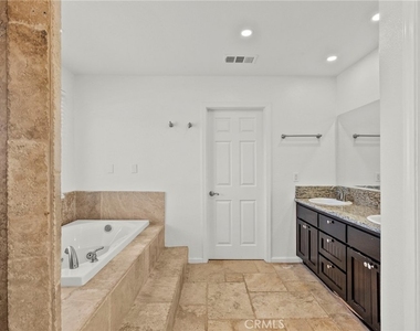 1138 Lakeview - Photo Thumbnail 47