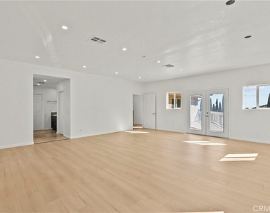 1138 Lakeview - Photo Thumbnail 46
