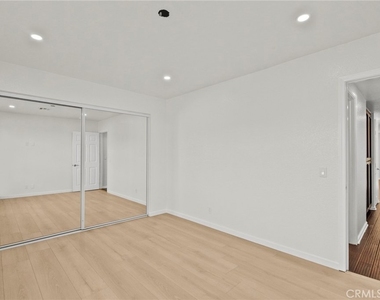 1138 Lakeview - Photo Thumbnail 31