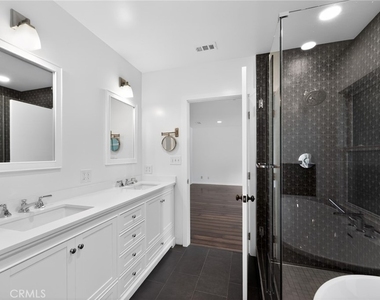 13047 Dickens Street - Photo Thumbnail 15