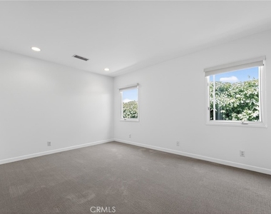 13047 Dickens Street - Photo Thumbnail 17