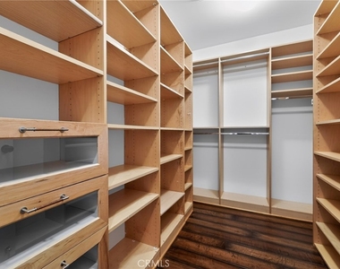 13047 Dickens Street - Photo Thumbnail 14