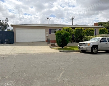 3082 Thurin Avenue - Photo Thumbnail 2