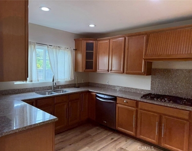 3082 Thurin Avenue - Photo Thumbnail 8