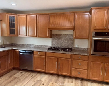 3082 Thurin Avenue - Photo Thumbnail 12