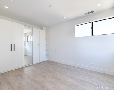 1805 S Longwood - Photo Thumbnail 12