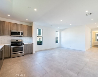 1805 S Longwood - Photo Thumbnail 1