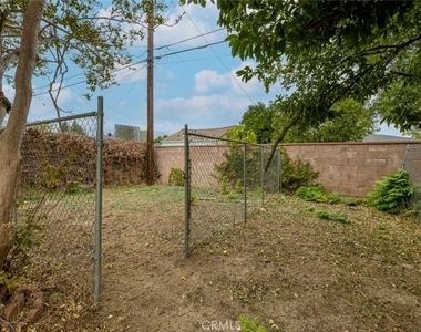 18919 Hart Street - Photo Thumbnail 22