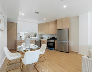 2517 Alsace Avenue - Photo Thumbnail 10