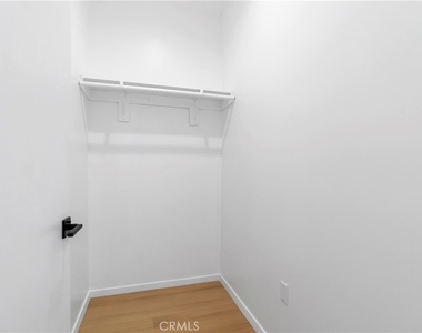 2517 Alsace Avenue - Photo Thumbnail 19